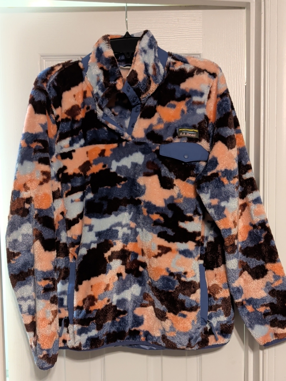 L.L. Bean Womens Fleece Pullover Jacket in Blue, Peach & Black Camo L